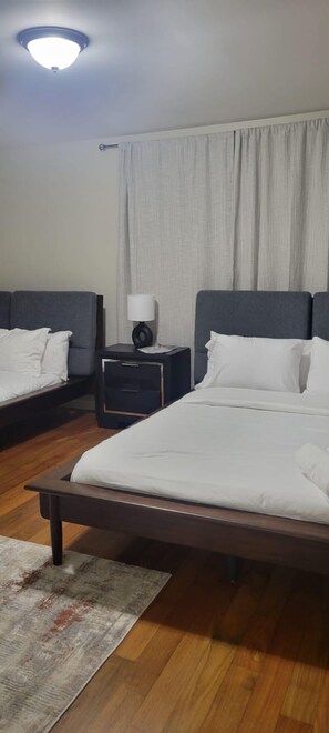 3 bedrooms, iron/ironing board, WiFi, bed sheets