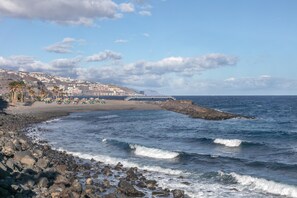 بالقرب من الشاطئ