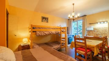 1 bedroom, iron/ironing board, bed sheets
