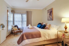 Iron/ironing board, WiFi, bed sheets