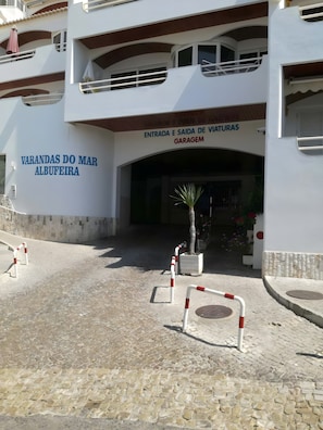 Exterior - Apartment 'Apartamento Varandas Do Mar' with Sea View, Wi-Fi and Air Conditioning (Albufeira)