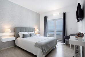 1 bedroom, free WiFi, bed sheets - Room 'Vista Mar 5' with Balcony and Wi-Fi (Ribamar)