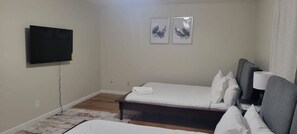 3 bedrooms, iron/ironing board, WiFi, bed sheets - Charming 3-bedroom house with AC and WiFi in pleasant Newark (Newark)