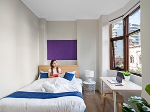 Standard Double Room | Desk, laptop workspace, soundproofing, free WiFi - Homi Central (Chippendale)