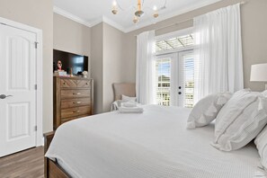 6 habitaciones, tabla de planchar con plancha y cuna de viaje 