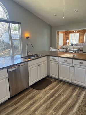 Interior - Lakefront escape! Boat Dock, Fishing, Kayaks! Near Hiking, Wineries, Marinas!! (Creal Springs)