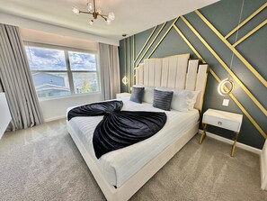 6 bedrooms, iron/ironing board, WiFi, bed sheets