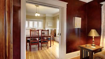 Apartment | In-room dining