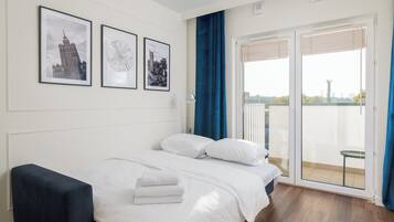 Iron/ironing board, WiFi, bed sheets