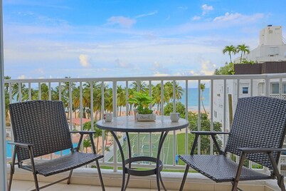 Escape to Paradise: Beachfront Apartment in Isla Verde, Puerto Rico.