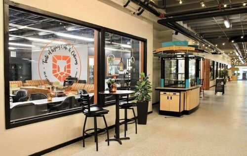 Studio ~5min drive to Weirs & ~7min NH Bank Pavilion, ~15min Gunstock MTN