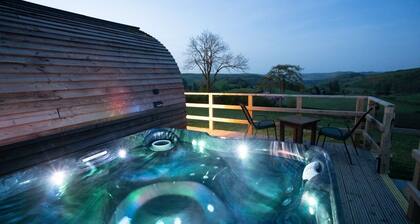 Luxury Cabin with Hot Tub in the Welsh Countryside