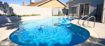 Cozy 2Bed 2Bath house with Private pool and Game Room - 8 miles to The Strip 