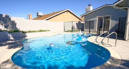 Cozy 2Bed 2Bath house with Private pool and Game Room - 8 miles to The Strip