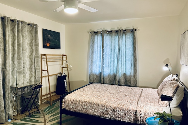 1 camera, una scrivania, Wi-Fi gratuito, lenzuola