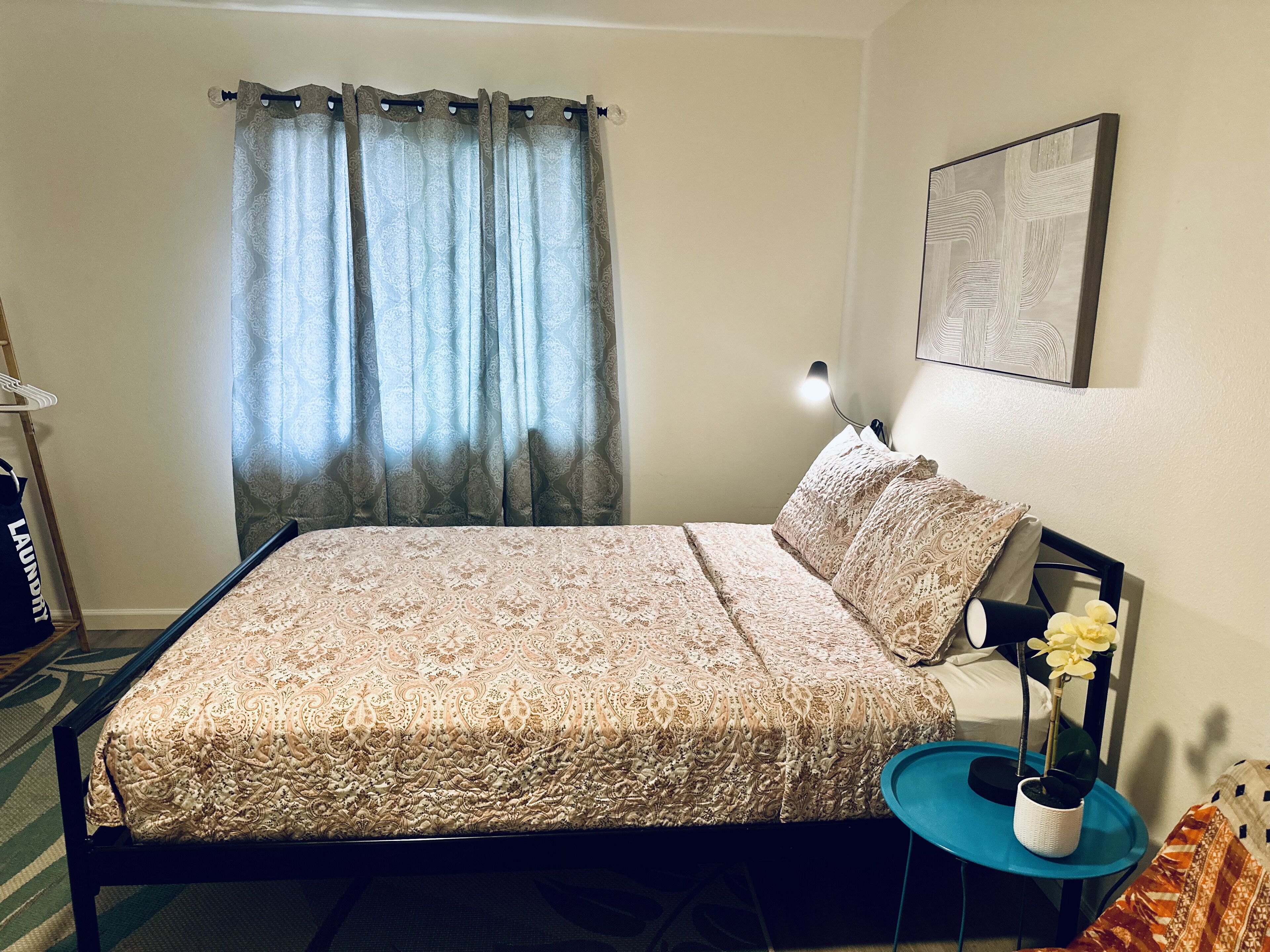 1 slaapkamer, een bureau, gratis wifi, beddengoed