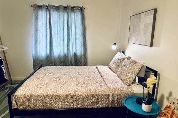 1 bedroom, desk, free WiFi, bed sheets