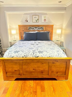 1 bedroom, iron/ironing board, WiFi, bed sheets - Cozy Bsmt Apt Near Toronto (Mississauga)