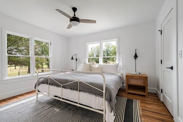 4 bedrooms, free WiFi, bed sheets