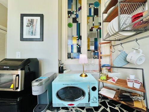 Perfect Work Retreat on Market St. Downtown ILM