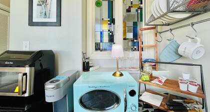 Perfect Work Retreat on Market St. Downtown ILM