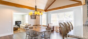 Stella Maris: In-Town Blowing Rock Pet Friendly Updated Craftsman Bungalow