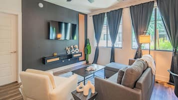 Luxury Suite | Living area