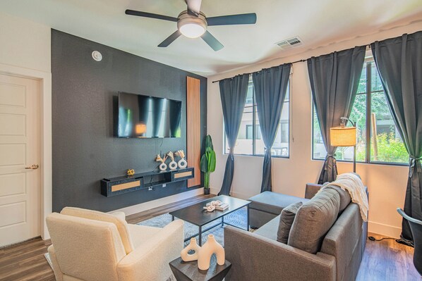 Luxury Suite | Living area