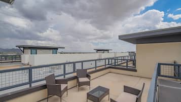 Panoramic Condo | Terrace/patio