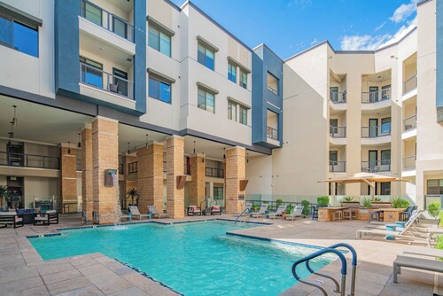 Scottsdale Grand 