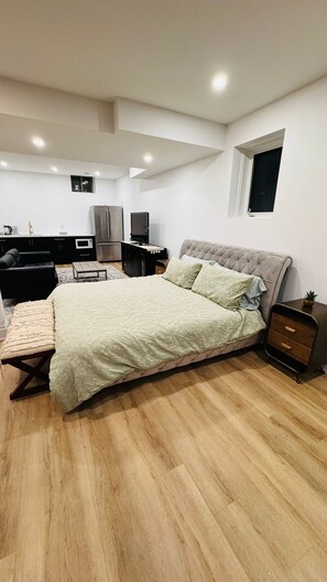 1 غرفة نوم ومكواة/لوح كي وواي فاي مجانًا وملاءات أسرّة