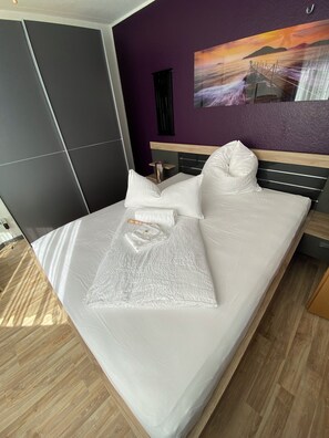 1 bedroom, iron/ironing board, travel cot, free WiFi - Artemis vacation apartment (Hannover)