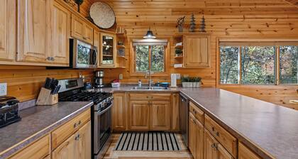 Castle Rock Lake,30 miles to Dells,Fireplace,Games