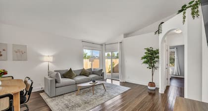 Modern & Cozy Reno Retreat with EV Charger – Near Downtown & Tahoe