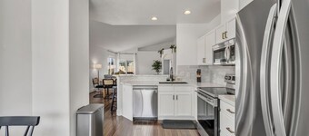 Modern & Cozy Reno Retreat with EV Charger – Near Downtown & Tahoe