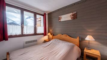 2 Schlafzimmer, Bügeleisen/Bügelbrett, kostenloses WLAN