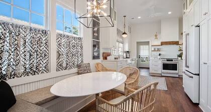 Historic Cottage in Olde Town BSL - One Block from Beach & Dining