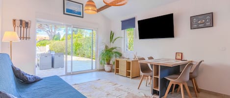 1 dormitorio, tabla de planchar con plancha, wifi gratis y ropa de cama