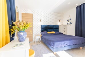 1 bedroom, iron/ironing board, free WiFi, bed sheets - Apartment 'Studio Bormes' with Private Terrace, Wi-Fi and Air Conditioning (Bormes-les-Mimosas)