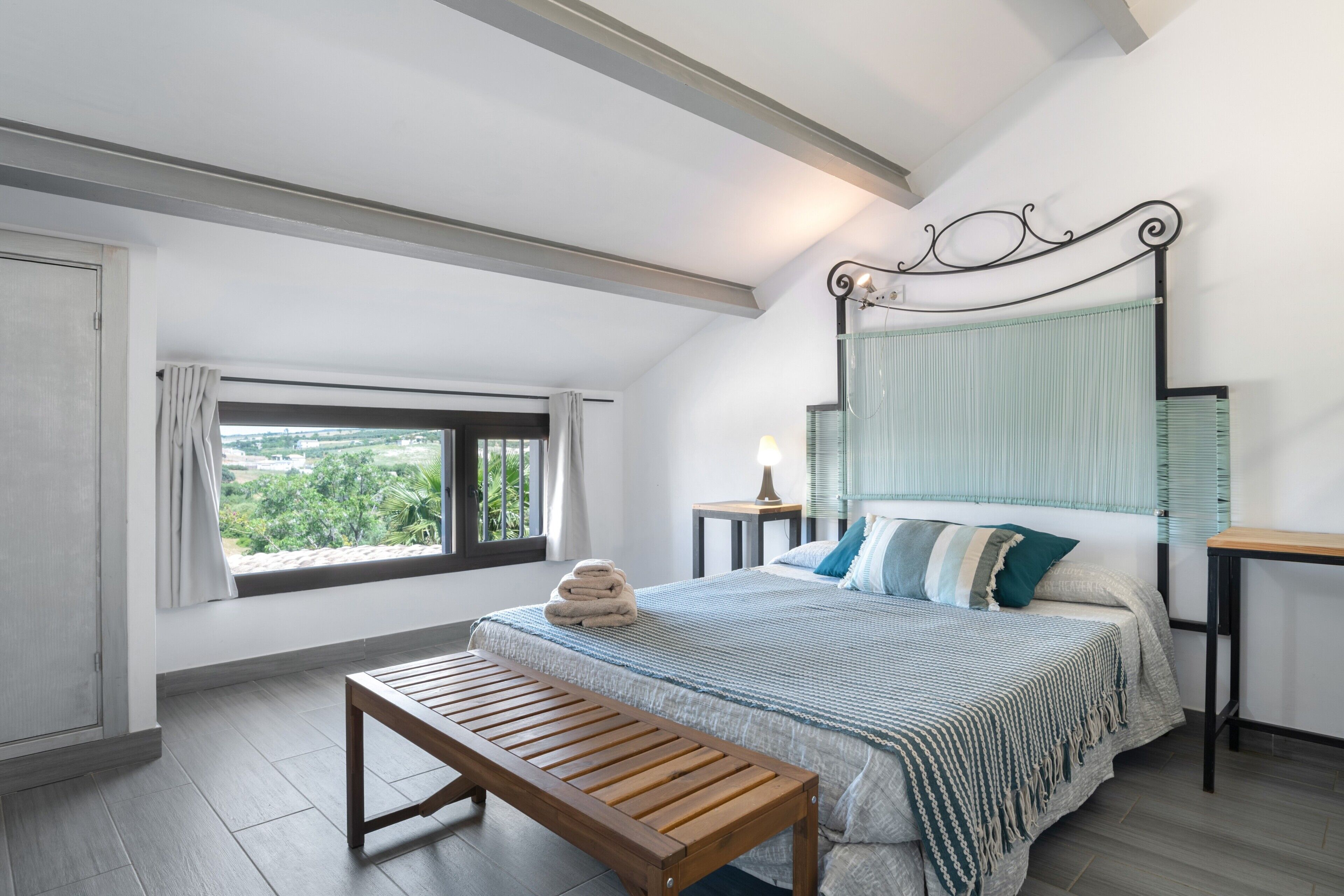 8 dormitorios, wifi gratis, ropa de cama