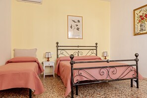 2 soverom, strykejern/-brett, wi-fi (inkludert) og sengetøy