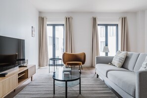 Fernseher, Stereoanlage