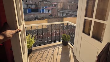 Habitación familiar | Escritorio, espacio para trabajar con laptop y wifi gratis