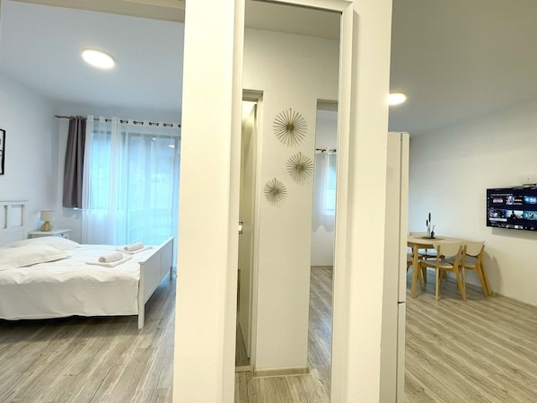 2 chambres, fer et planche à repasser, Wi-Fi gratuit, draps fournis