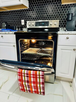 Microwave, oven, stovetop, coffee/tea maker