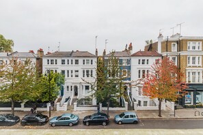 Exterior - Cool Notting Hill 1BR, Fully Furnished & Ready, by Blueground (London)