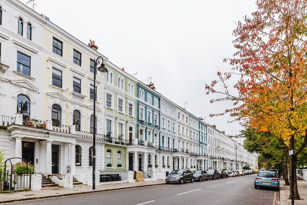 Exterior - Cool Notting Hill 1BR, Fully Furnished & Ready, by Blueground (London)