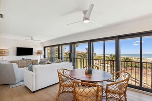 Interior - Amelia Retreat: Oceanfront Monthly Stay (Fernandina Beach)