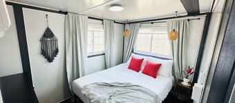 Cozy, Welcoming 2 Bedroom BoxHouse in Pecos: Queen Bed, and Full Bed