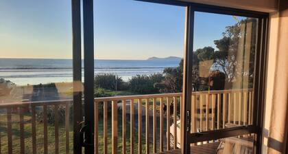 Sunset cottage Paekākāriki - sand, sea and sunsets